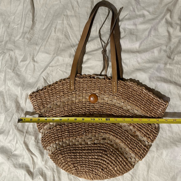 *Basket/bag with leather handle - Picture 2 of 7